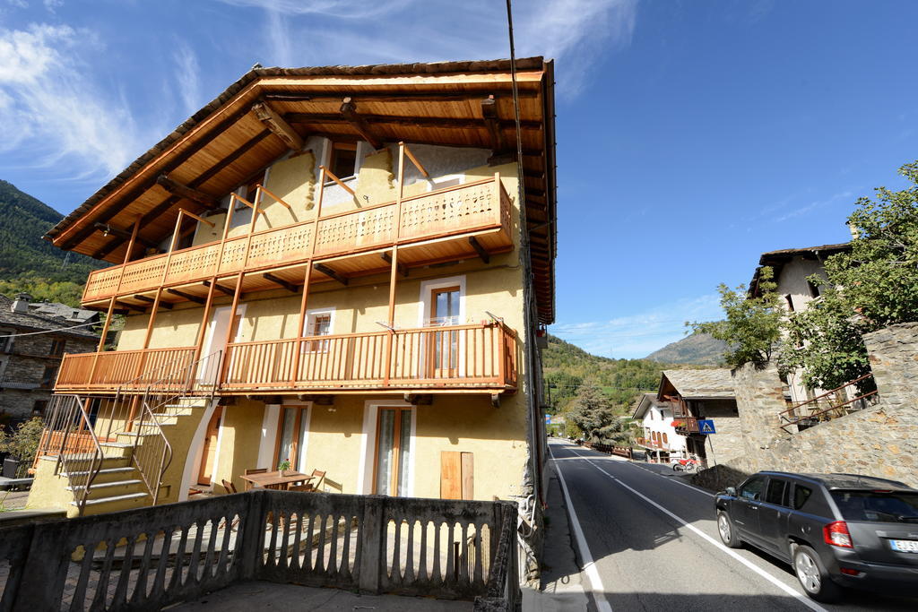 Vieilles Maisons D'Introd Rom bilde