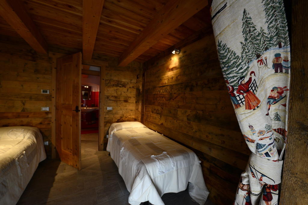 Vieilles Maisons D'Introd Rom bilde