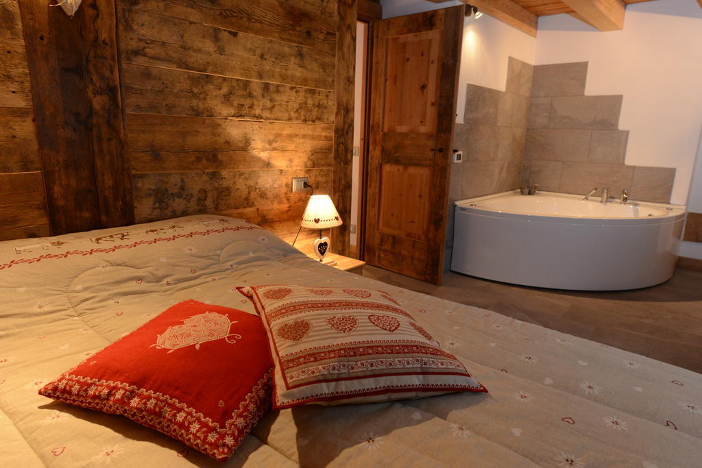 Vieilles Maisons D'Introd Rom bilde