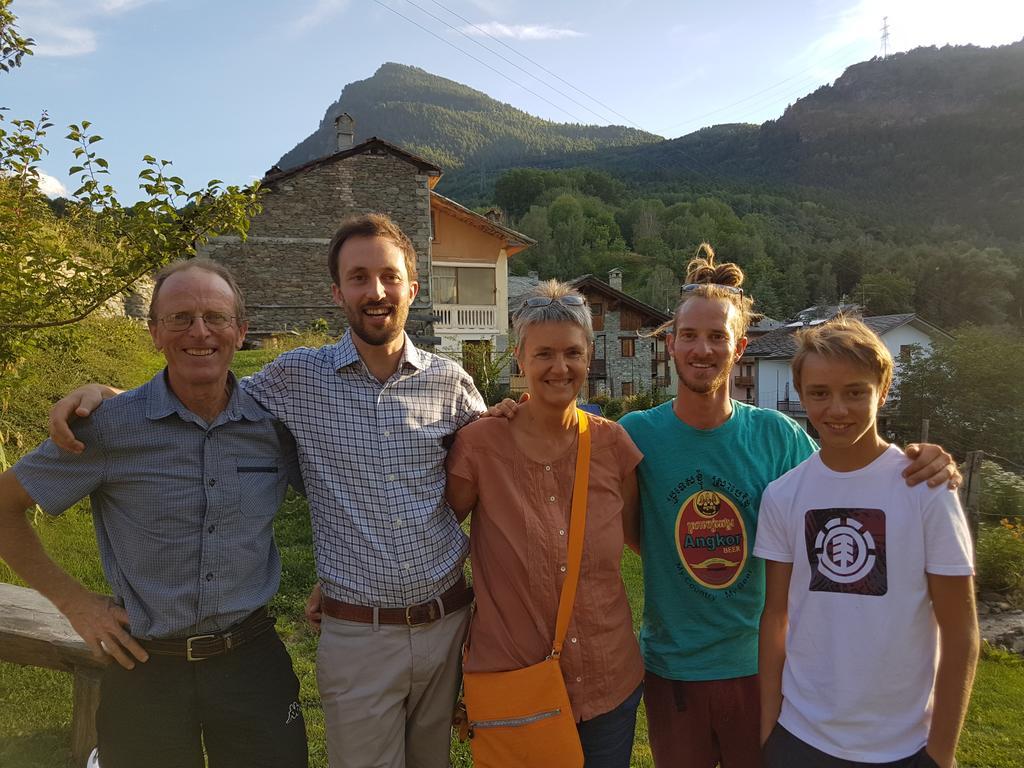 Vieilles Maisons D'Introd Eksteriør bilde